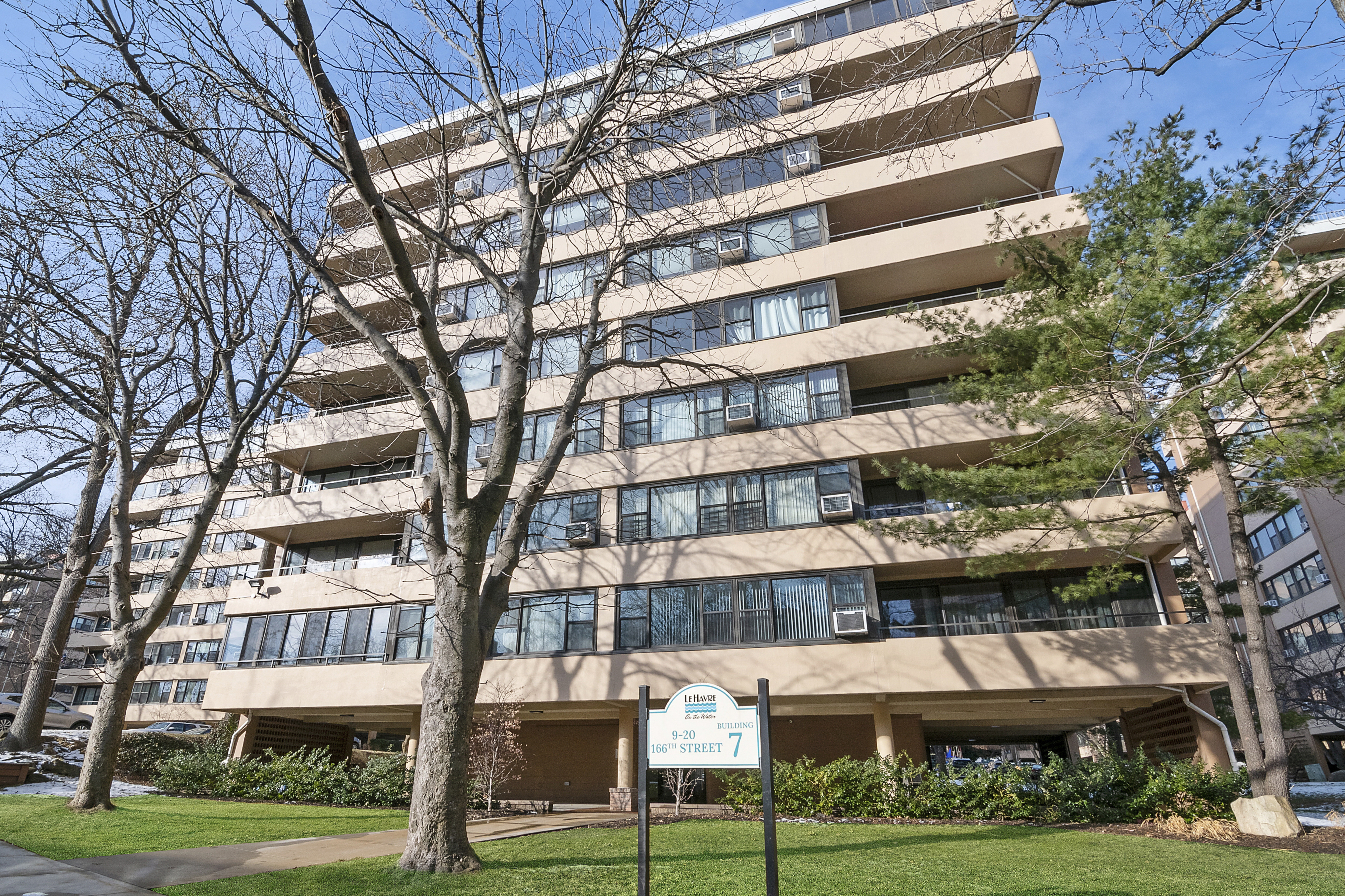 9-20 166th Street, Unit 3B Queens, NY 11357 - Photo 8 of 17