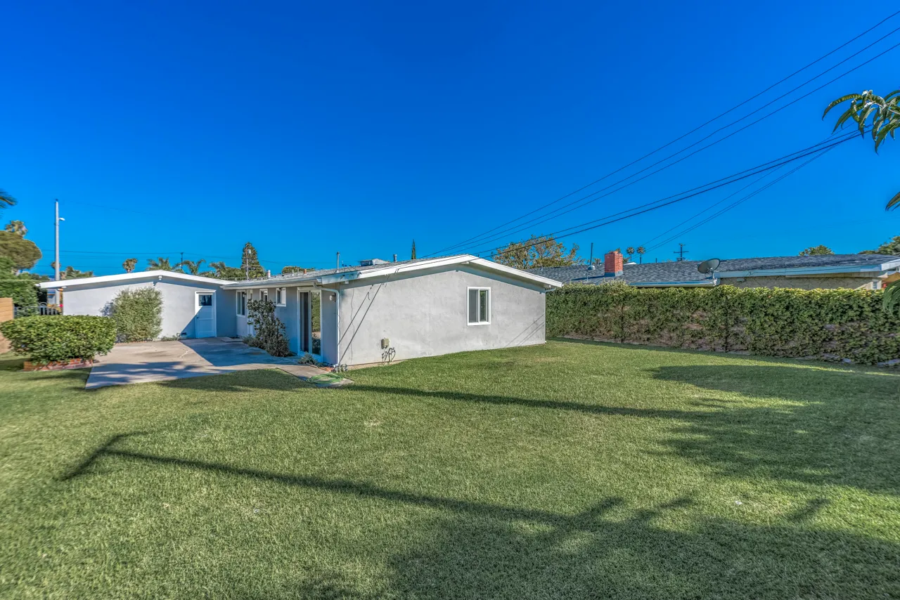 $4,995 | 2391 Westminster Avenue, Costa Mesa, CA 92627