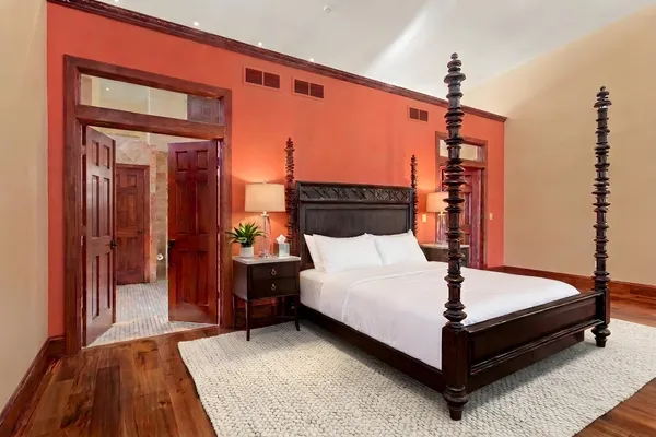 $1,400,000 | 802-10 Locust Street, Unit 201, Philadelphia, PA 19107