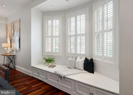 $885,000 | 701 South 6th Street, Philadelphia, PA 19147