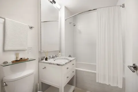 $14,250 | 125 West 22nd Street, Unit 8B | Chelsea