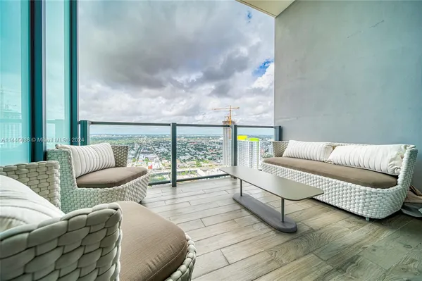 $5,799,900 | 88 Southwest 7th Street, Unit PH4303, Miami, FL 33130