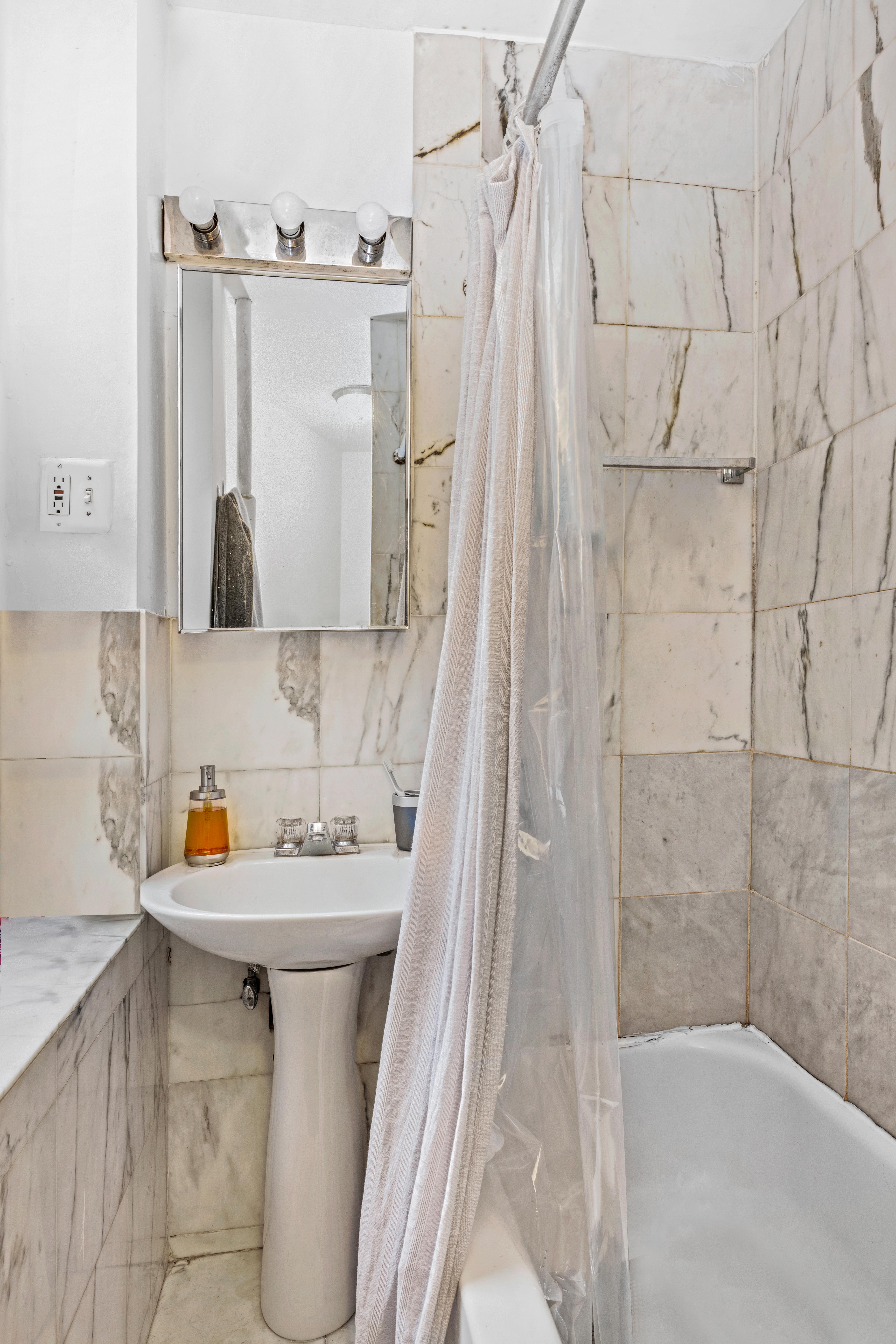 218 Thompson Street, Unit 1 Manhattan, NY 10012 - Photo 7 of 7