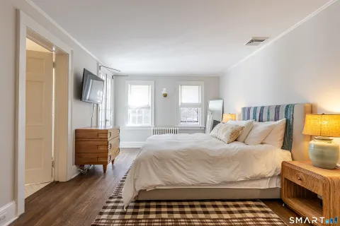 $2,195,000 | 89 Chestnut Hill Road, Wilton, CT 06897