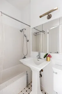 $847,000 | 133 West 75th Street, Unit PARLOUR A | Upper West Side