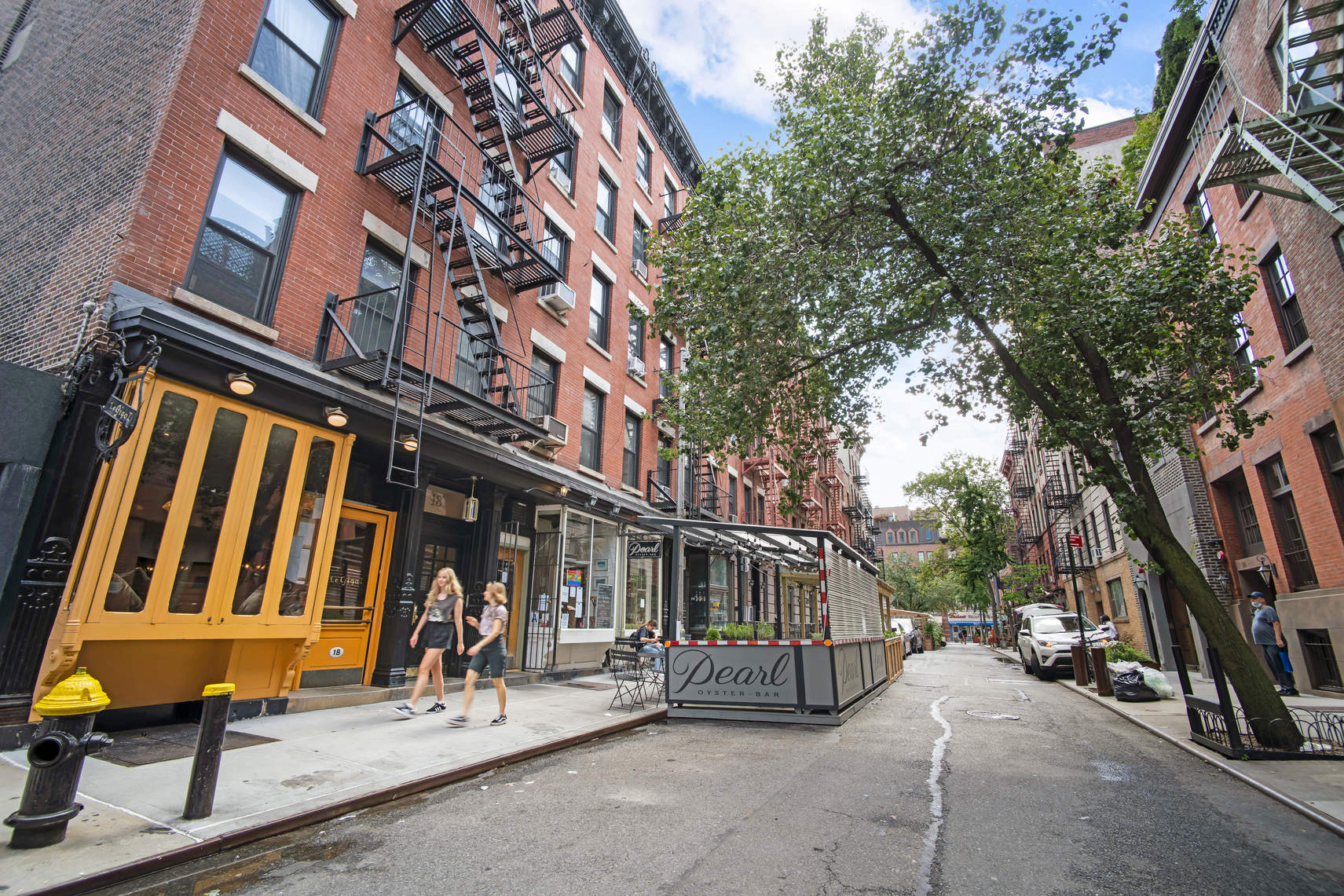 2 Cornelia Street, Unit 201 Manhattan, NY 10014 - Photo 8 of 11 a view of a building with sitting area