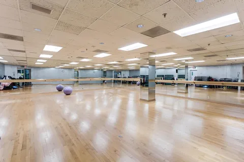 $5,200,000 | 5630 Wisconsin Avenue, Unit 805, Chevy Chase, MD 20815