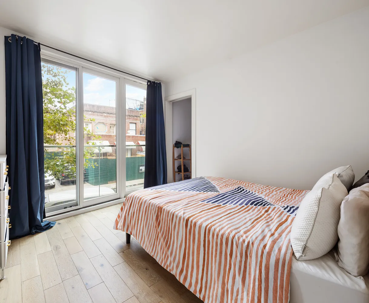 $615,000 | 15 East 19th Street, Unit 1B | Prospect Park South