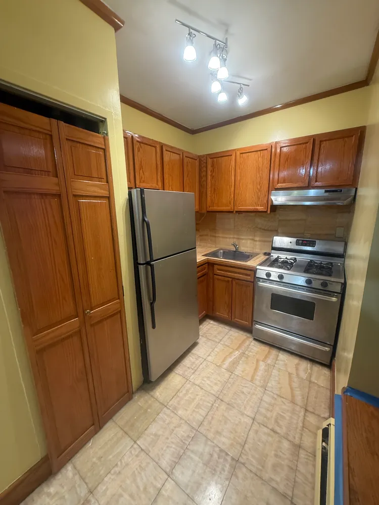 $2,500 | 423 Lincoln Place, Unit 1 | Crown Heights