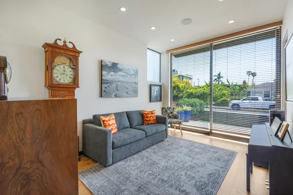 $3,825,000 | 2325 Cloy Avenue, Venice, CA 90291