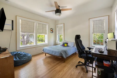 $2,200,000 | 524 West 47th Street, Miami Beach, FL 33140