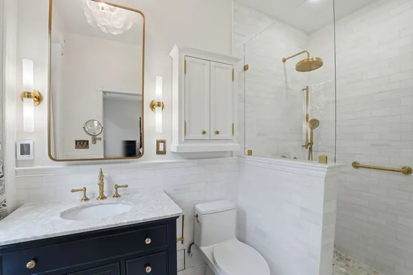 $1,100,000 | 721 10th Street Northeast, Washington, DC 20002