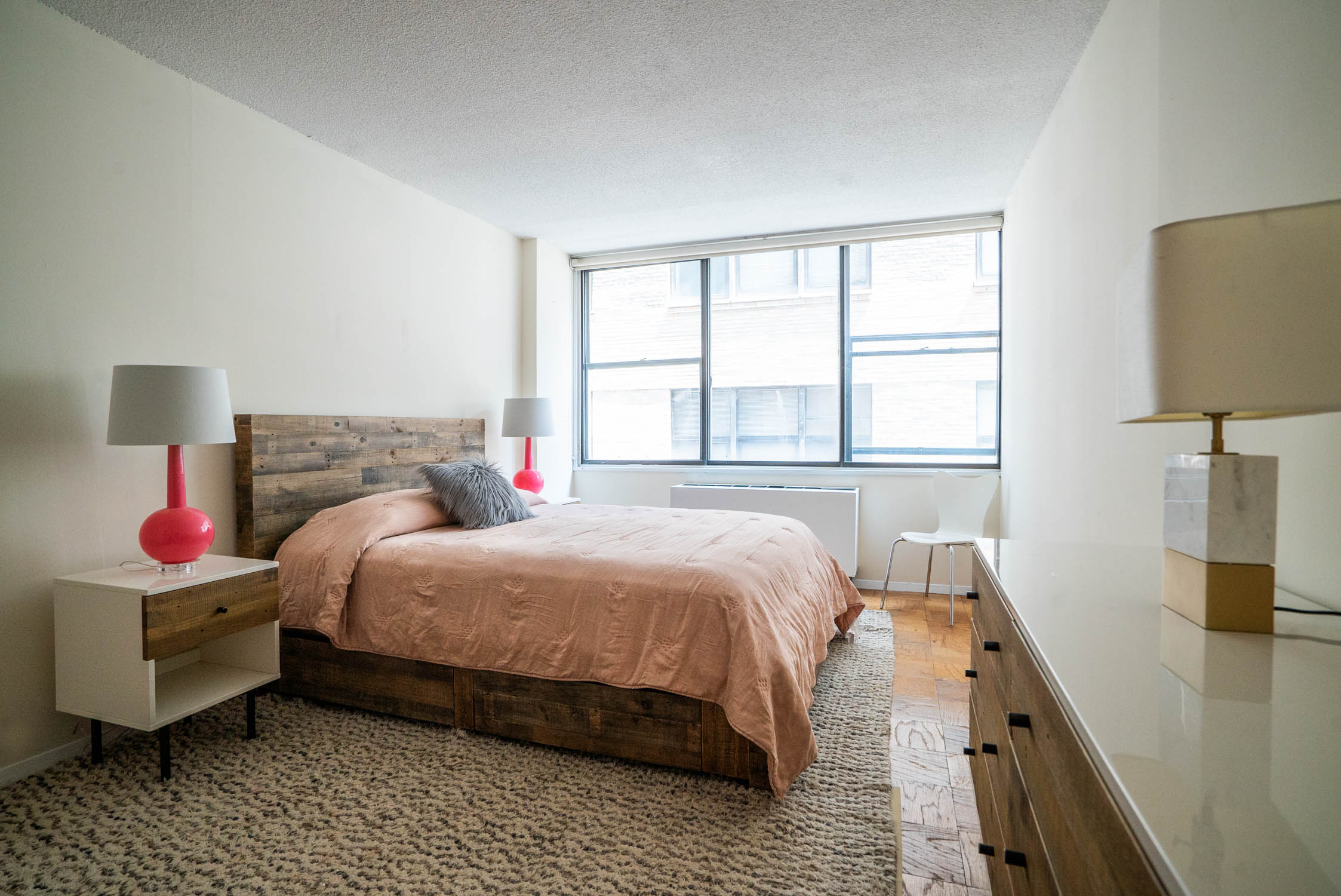 301 East 45th Street, Unit 15B Manhattan, NY 10017 - Photo 4 of 7