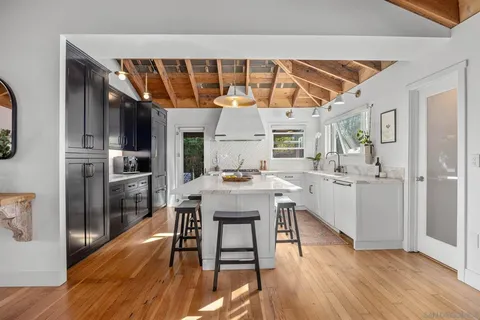 $4,995,000 | 554-556 Stratford Drive, Encinitas, CA 92024
