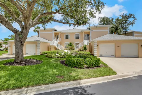 $420,500 | 680 Wiggins Lake Drive, Unit 202, Naples, FL 34110