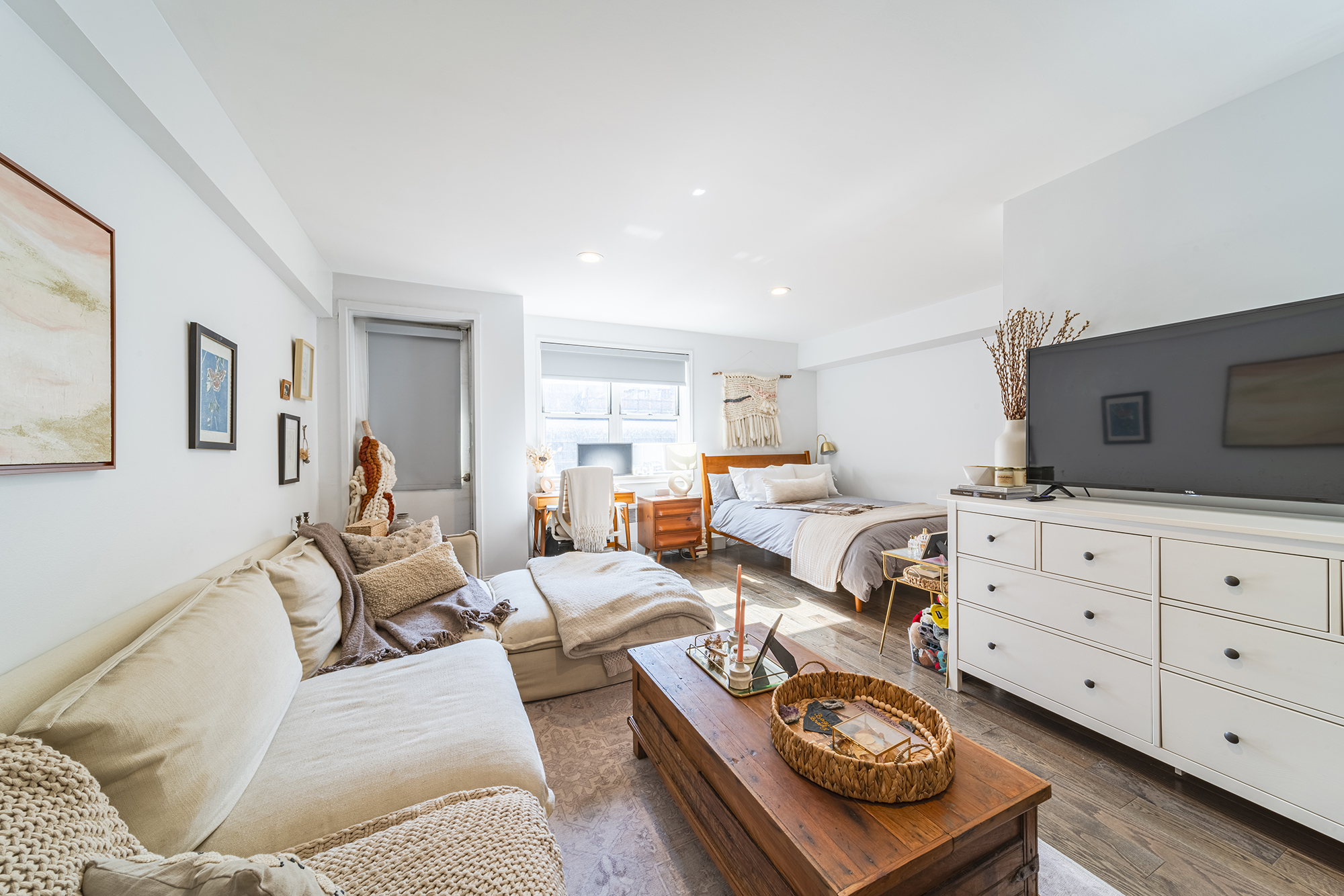 170 West 23rd Street, Unit 5X Manhattan, NY 10011 - Photo 3 of 9 a bed room with furniture and a bed