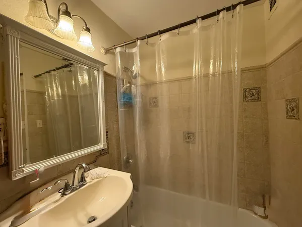 $3,800 | 382 Central Park West, Unit 8G | Upper West Side
