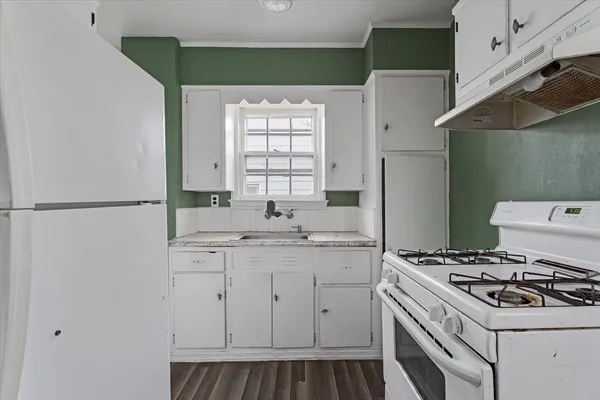 $450,000 | 140 Palsa Avenue, Elmwood Park, NJ 07407