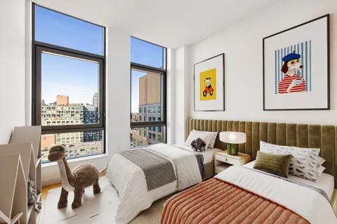 $7,400,000 | 480 Kent Avenue, Unit PHA | Williamsburg