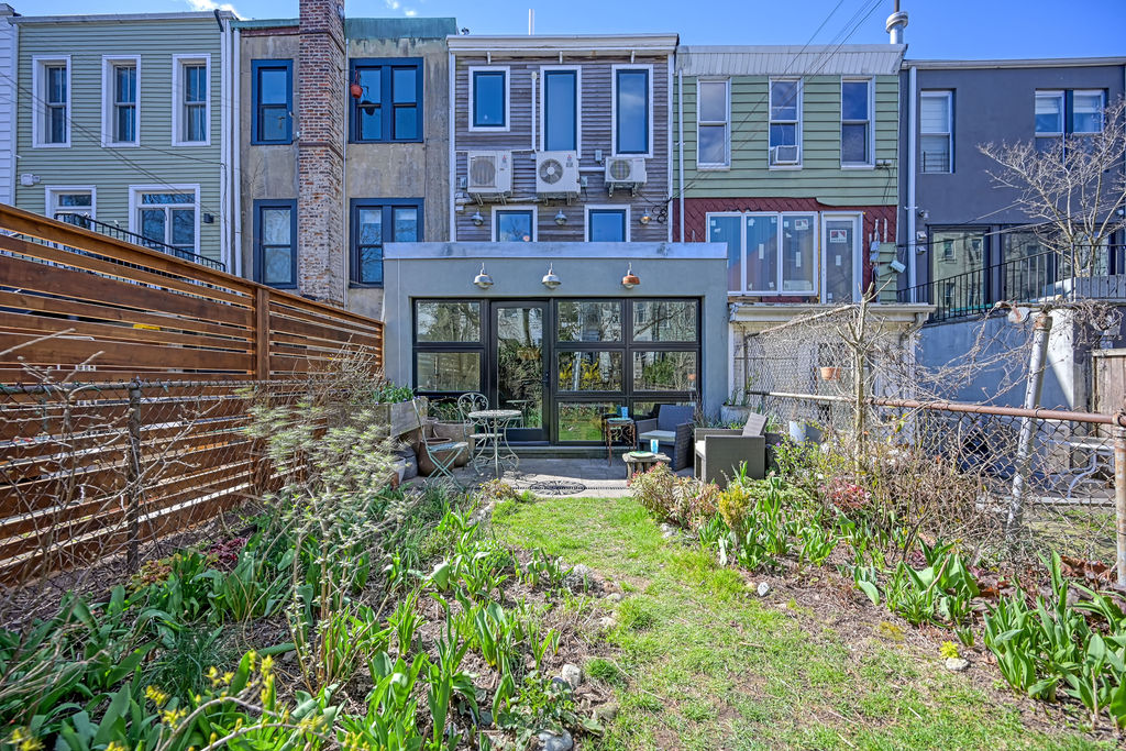 315 15th Street Brooklyn, NY 11215 - Photo 22 of 25 a view of a building with a patio
