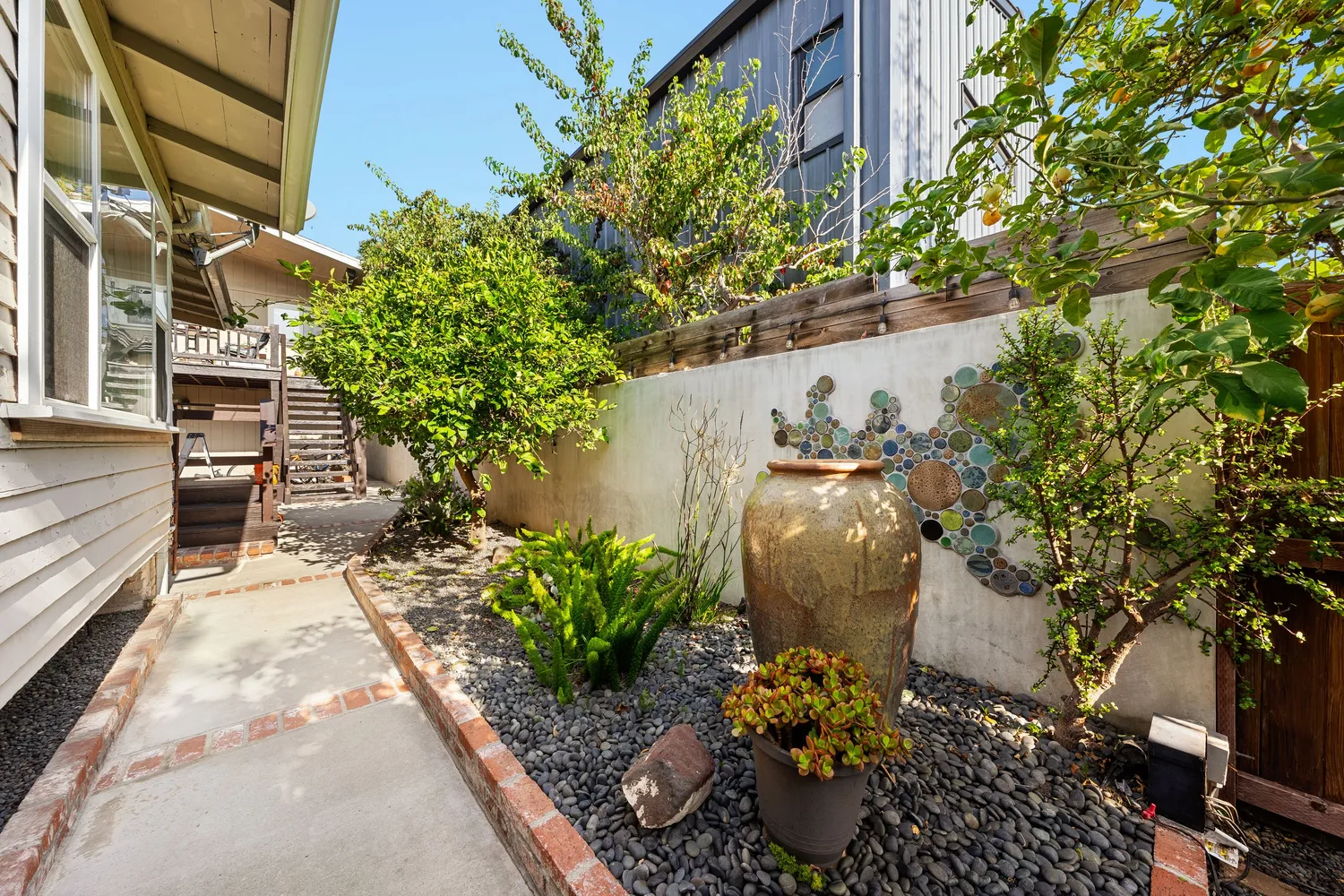 $2,375,000 | 643 Santa Clara Avenue, Venice, CA 90291