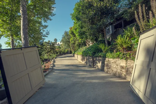 $2,100,000 | 2627 Outpost Drive, Los Angeles, CA 90068
