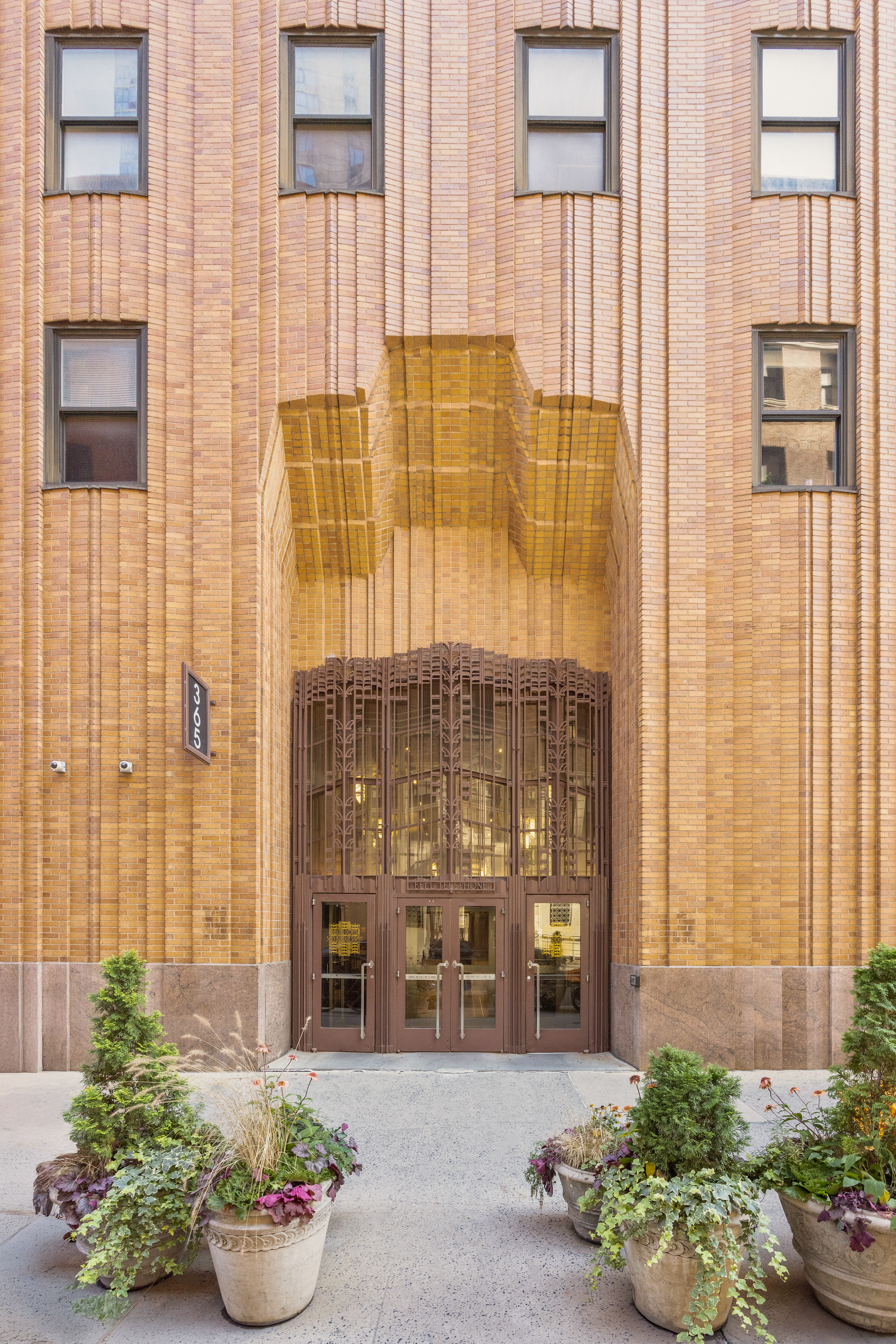 365 Bridge Street, Unit 5N Brooklyn, NY 11201 - Photo 7 of 12 a living room filled with furniture