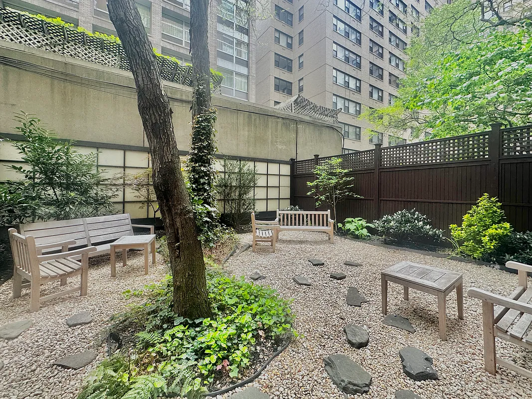130 West 67th Street, Unit 2E Manhattan, NY 10023 - Photo 6 of 11 a garden view with a seating space