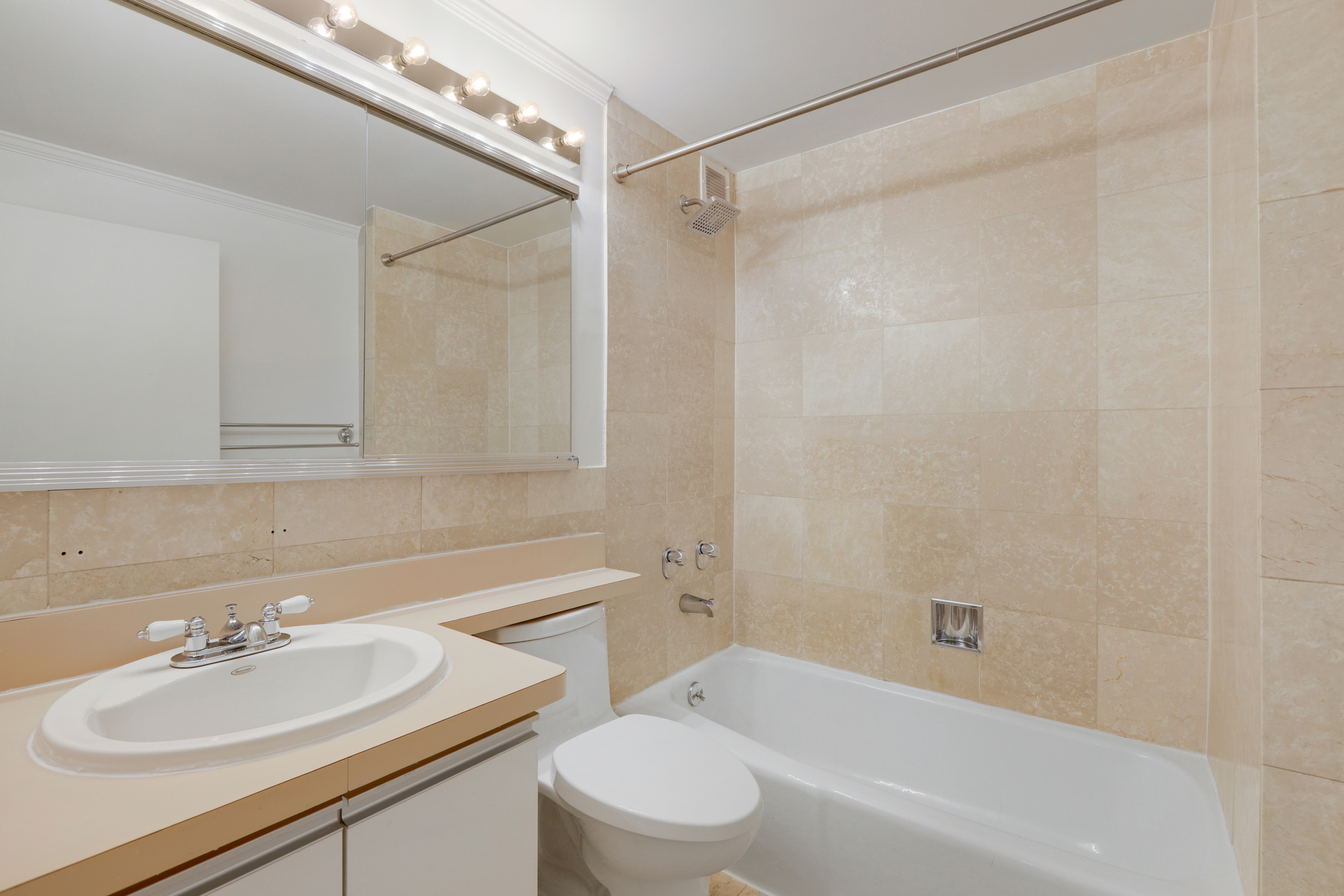44 East 12th Street, Unit 7E Manhattan, NY 10003 - Photo 8 of 11 Gallery Image 8