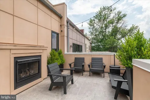 $965,000 | 128 Cambria Walk, Alexandria, VA 22304
