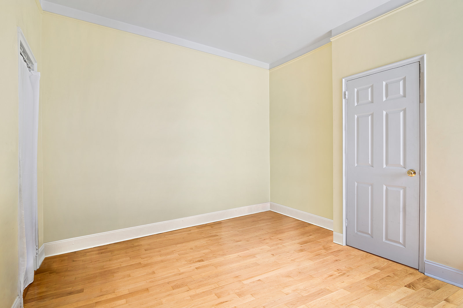 660 Riverside Drive, Unit 4D Manhattan, NY 10031 - Photo 3 of 6 a view of an empty room