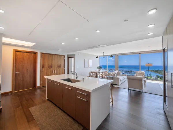 $3,495,000 | 1555 Kapiolani Boulevard, Unit 2002, Honolulu, HI 96814