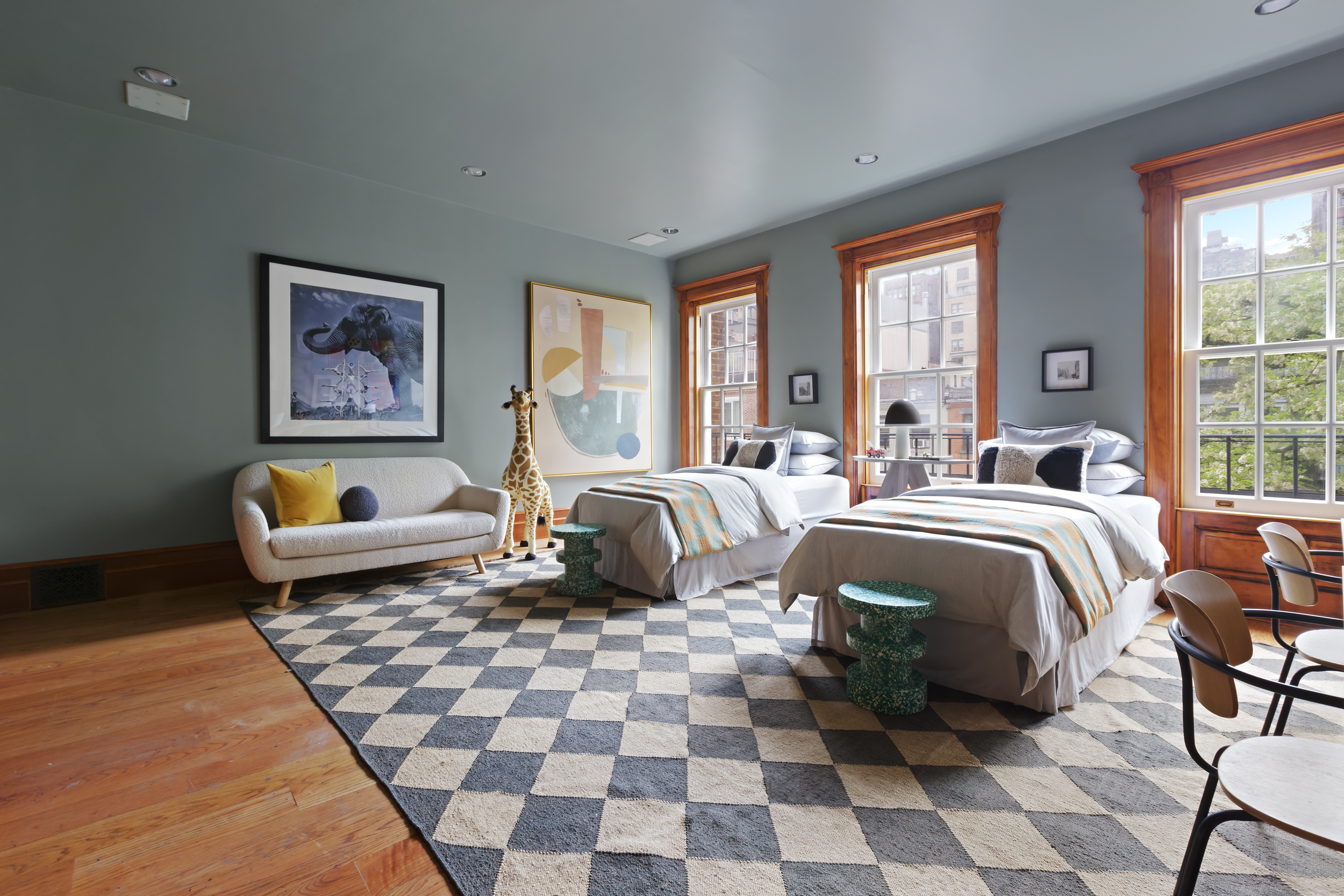 37 West 70th Street Manhattan, NY 10023 - Photo 35 of 41 a bedroom with a bed and a window