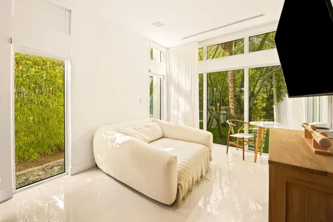 $3,495,000 | 865 West 47th Street, Miami Beach, FL 33140