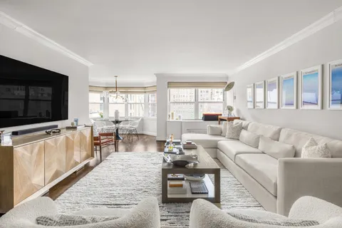 $1,995,000 | 150 East 77th Street, Unit 10D | Lenox Hill