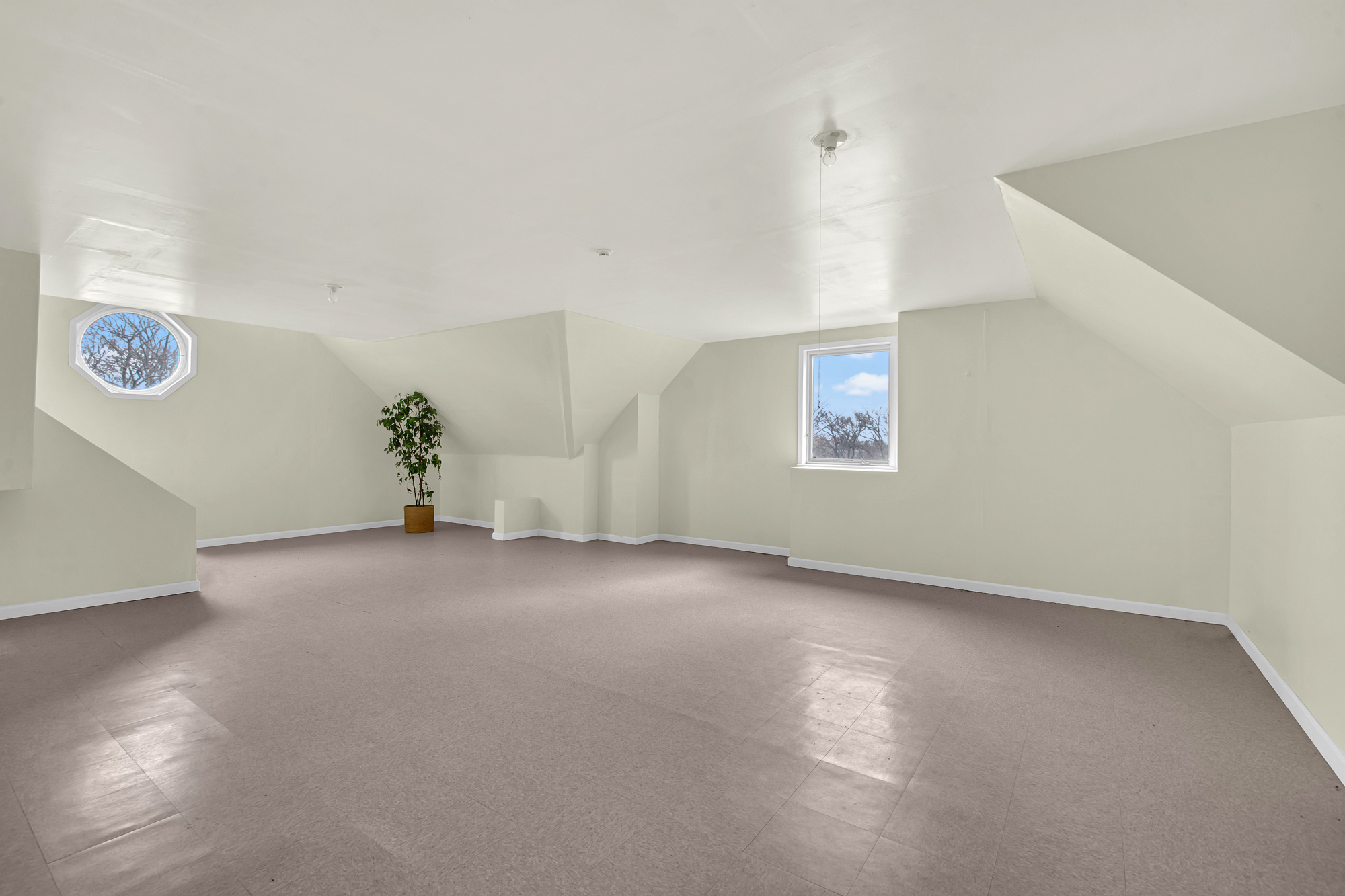68 Circle Road Staten Island, NY 10304 - Photo 25 of 38 an empty room with windows and closet