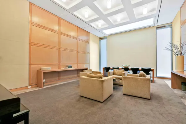 $25,000 | 150 East 72nd Street, Unit 4S | Lenox Hill