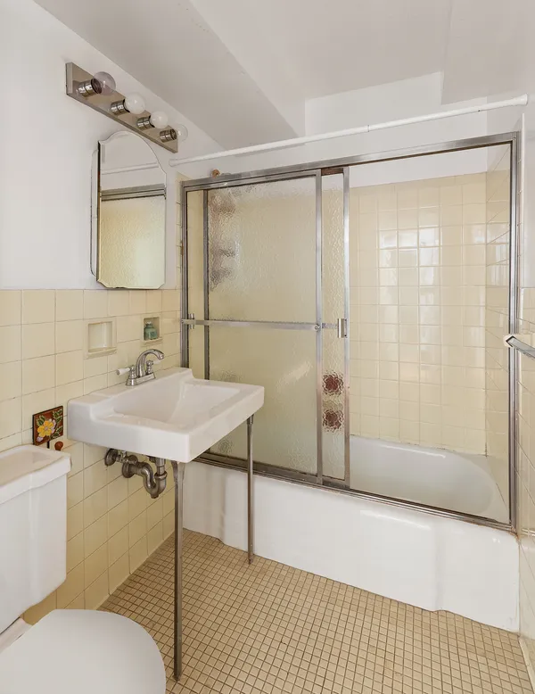 $399,000 | 310 Lexington Avenue, Unit 1B | Murray Hill