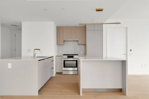 $2,750,000 | 3 Court Square, Unit 2911 | Long Island City