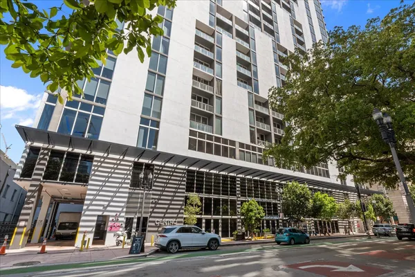 $330,000 | 151 Southeast 1st Street, Unit 3107, Miami, FL 33131