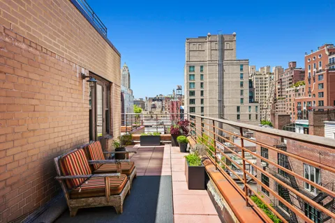 $2,600,000 | 177 East 77th Street, Unit PHC | Upper East Side