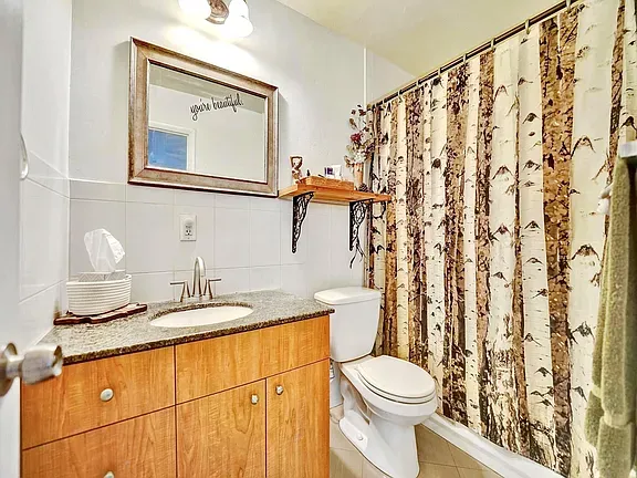 $630,000 | 381 Northeast 42nd Street, Oakland Park, FL 33334