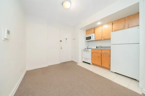 $1,900 | 105-24 63rd Drive, Unit 2L | Forest Hills