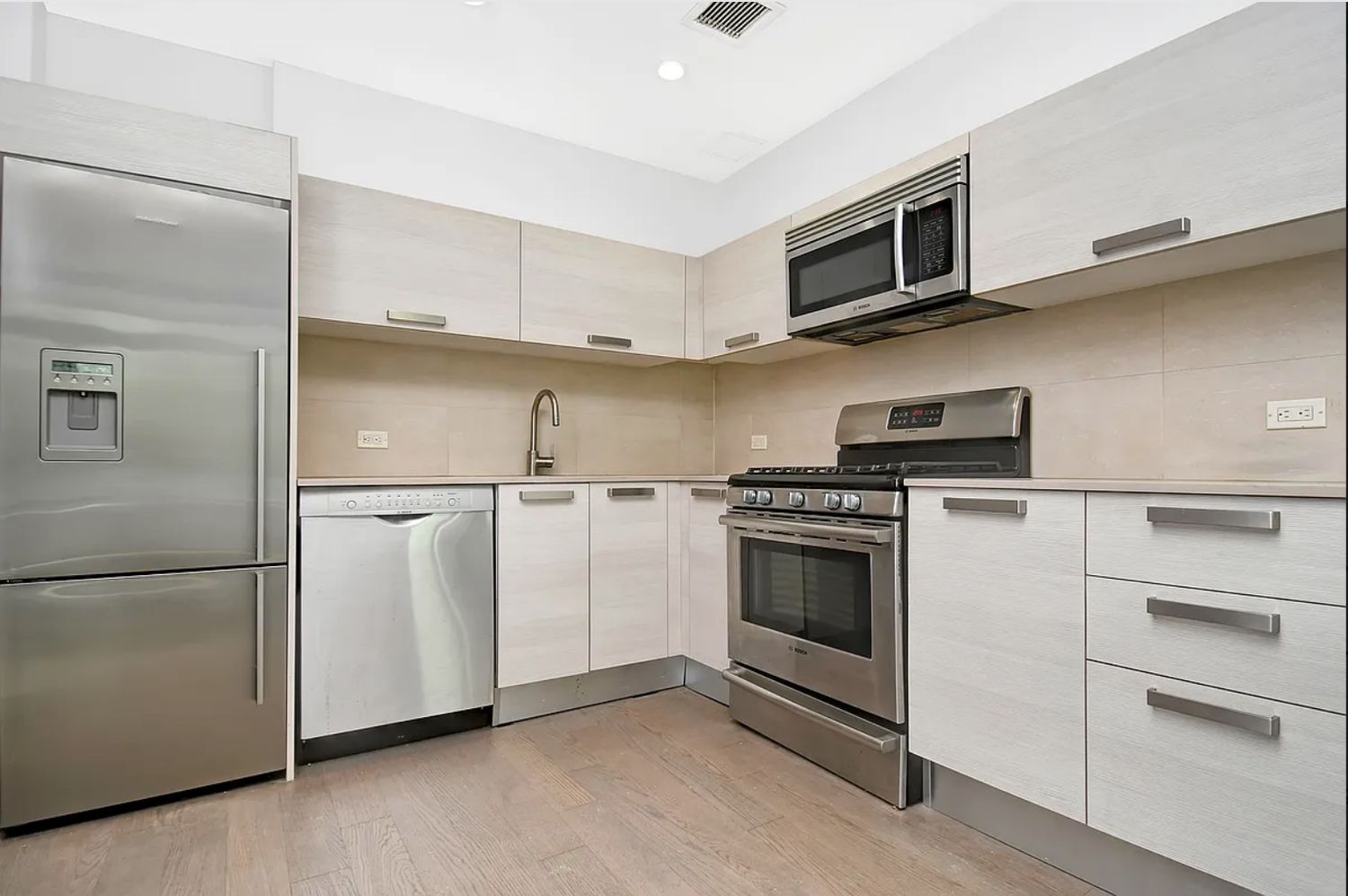 281 Union Avenue, Unit 4F Brooklyn, NY 11211 - Photo 1 of 9