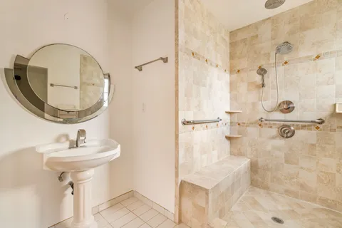 $3,850,000 | 1015 San Vicente Boulevard, Santa Monica, CA 90402