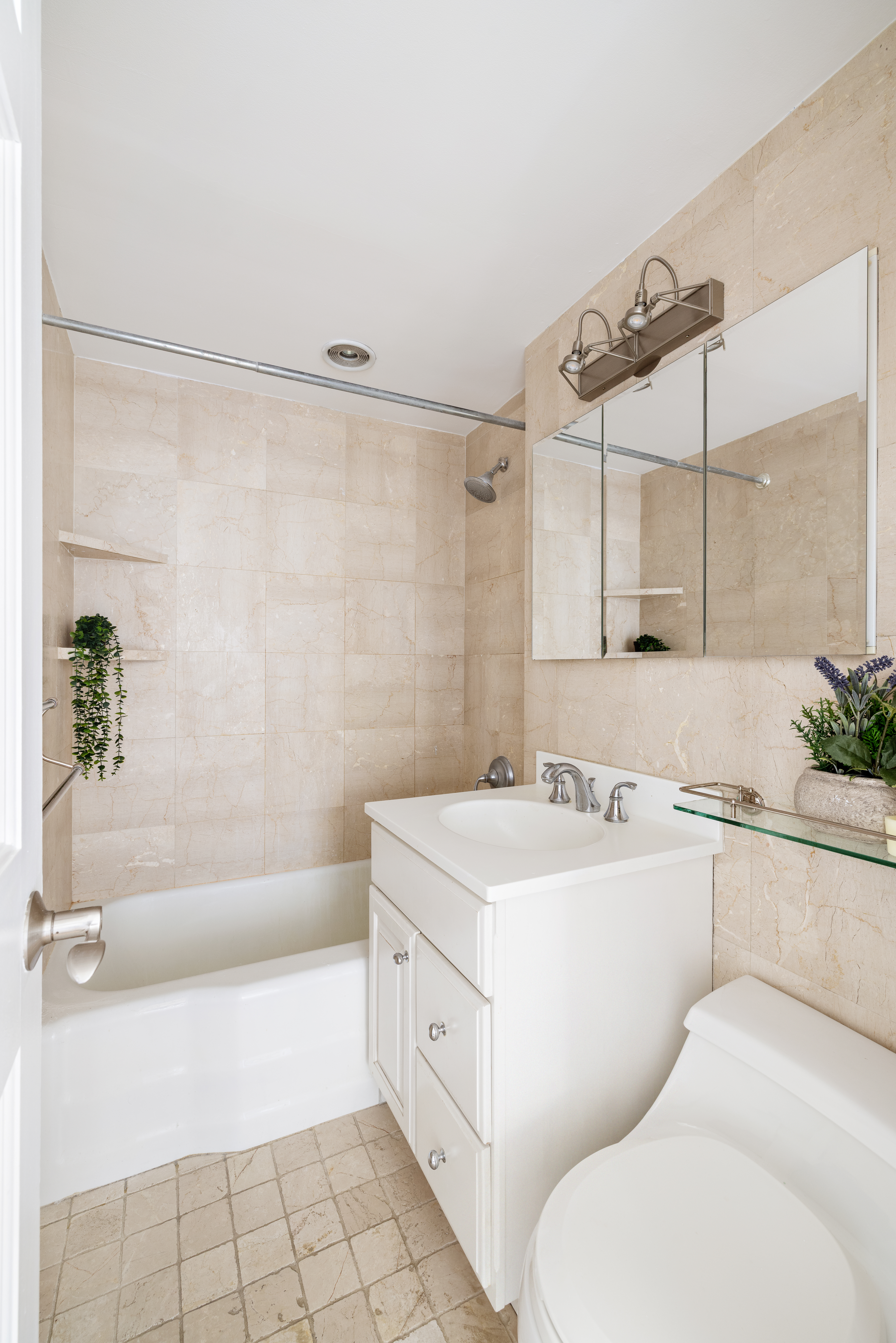 175 West 12th Street, Unit 18A Manhattan, NY 10011 - Photo 9 of 11