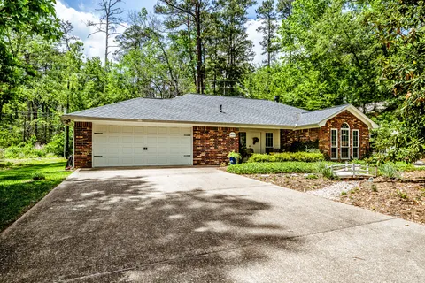 $299,000 | 1900 Camellia Drive, Huntsville, TX 77340