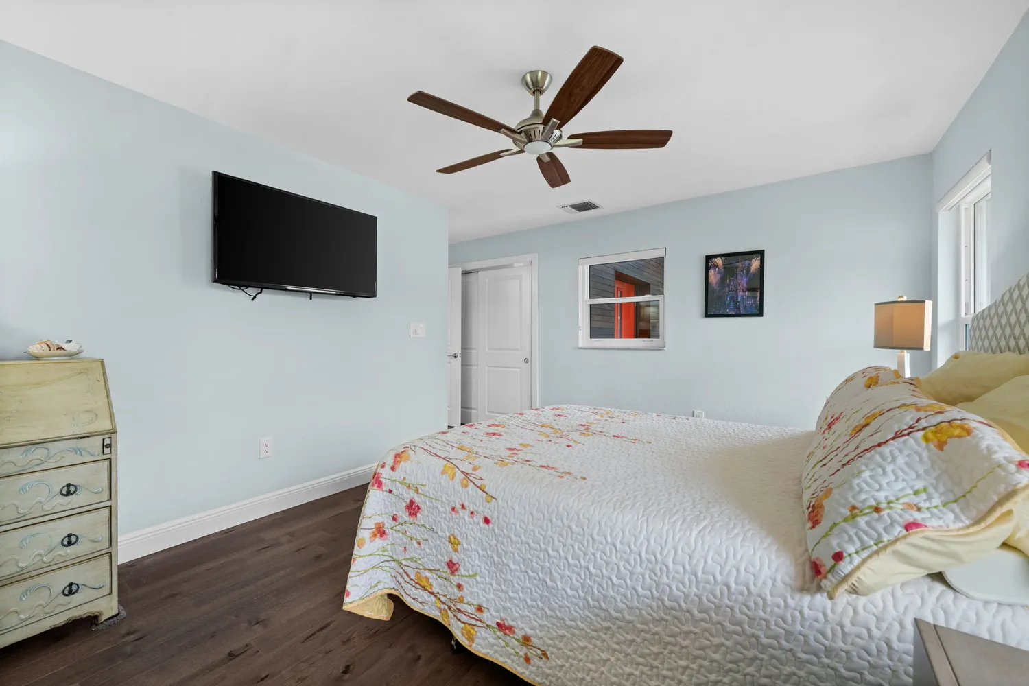 $1,150,000 | 1960 Imperial Golf Course Boulevard, Naples, FL 34110