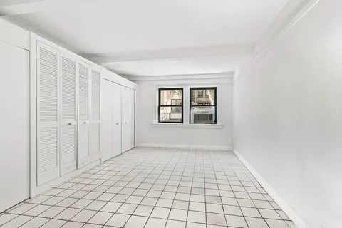 $2,495,000 | 33 West 67th Street | Upper West Side