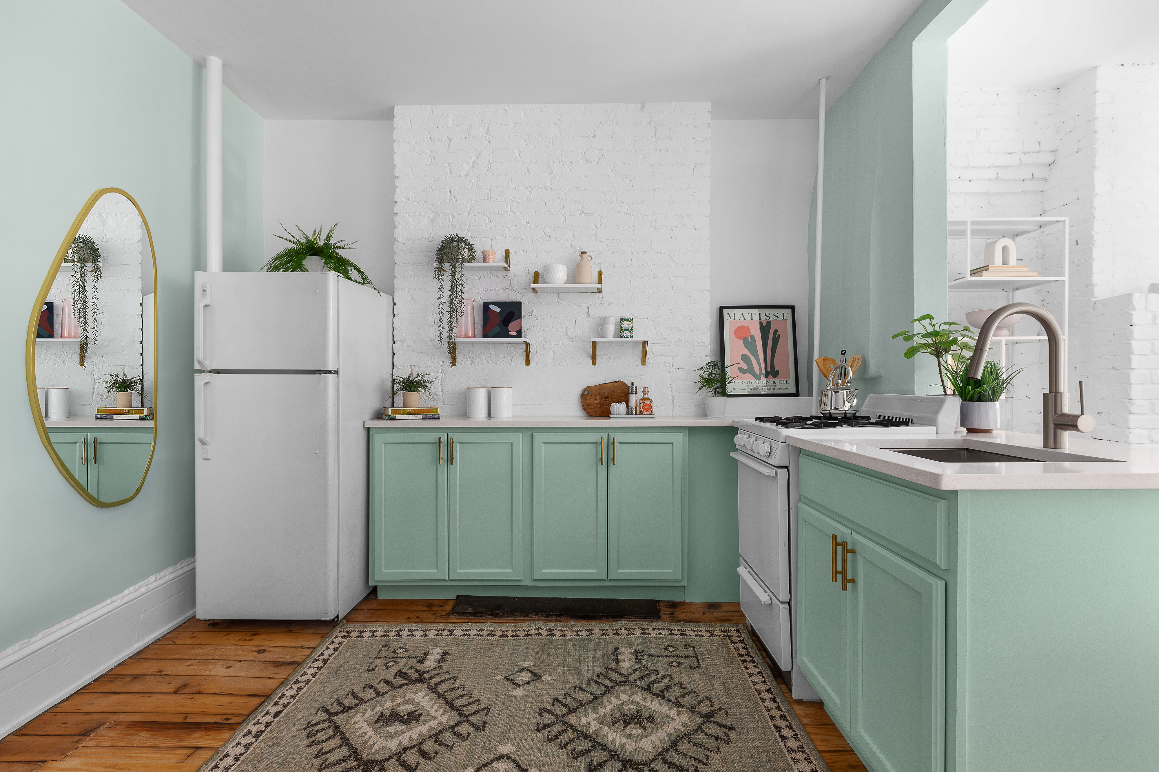 24 Cornelia Street, Unit 13 Manhattan, NY 10014 - Photo 5 of 12 a utility room with sink dryer and washer